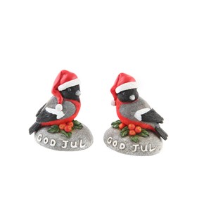 Dompap på stein m/tekst "God Jul"